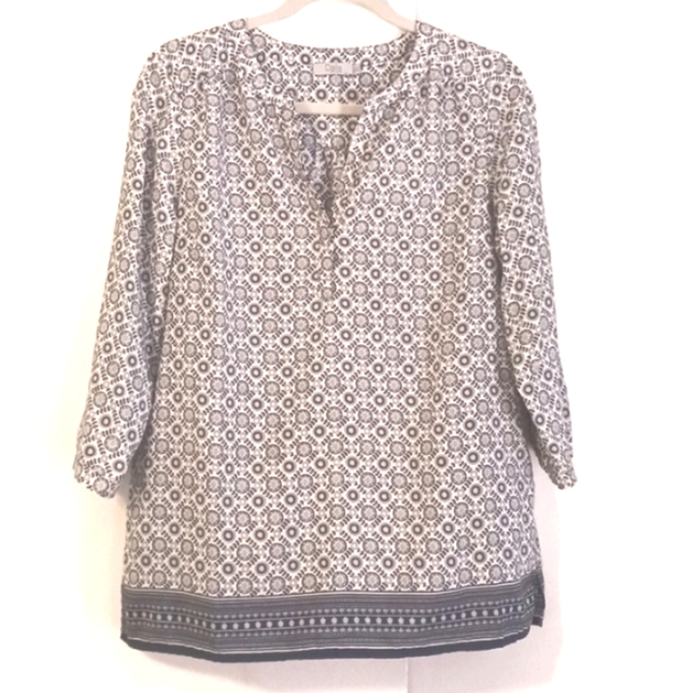 Dalia 3/4 Sleeve Blouse in Dark Blue and White in Size Medium